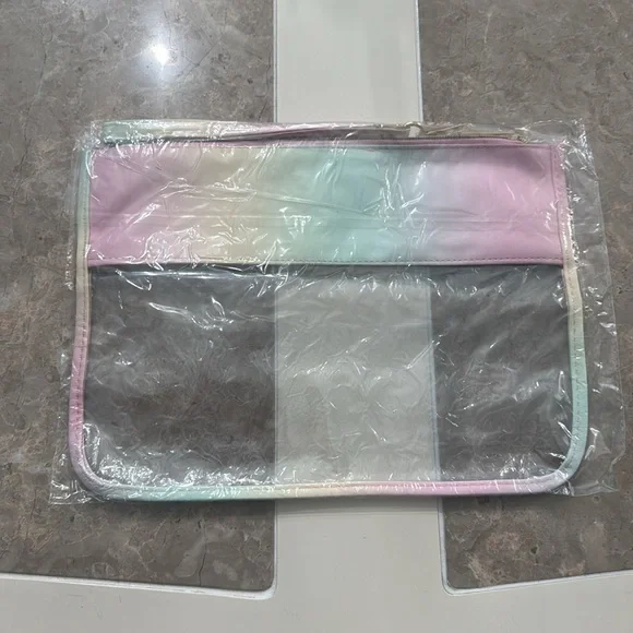 Travel pouch - Picture 2 of 2